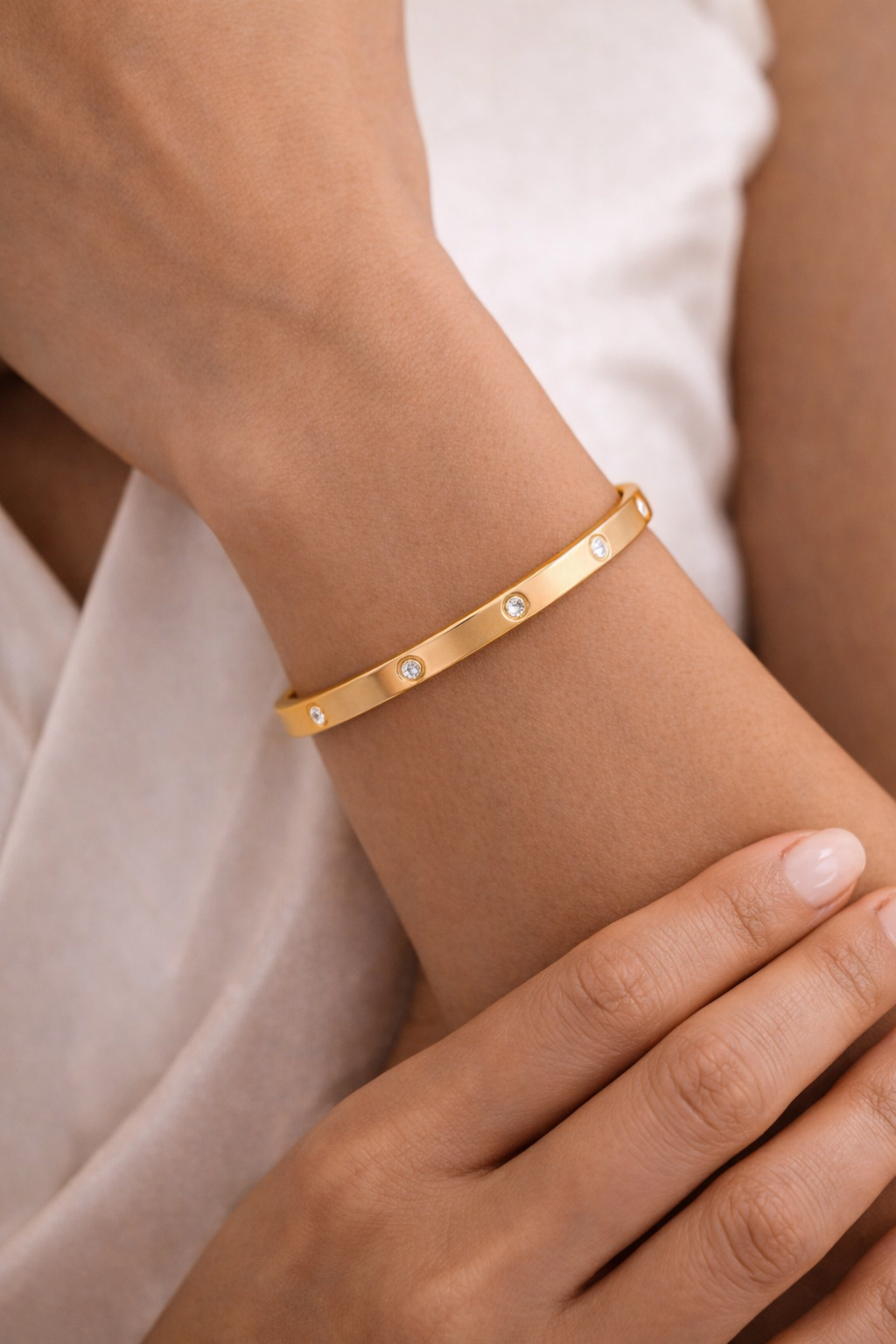 Solitaire Glow Bangle