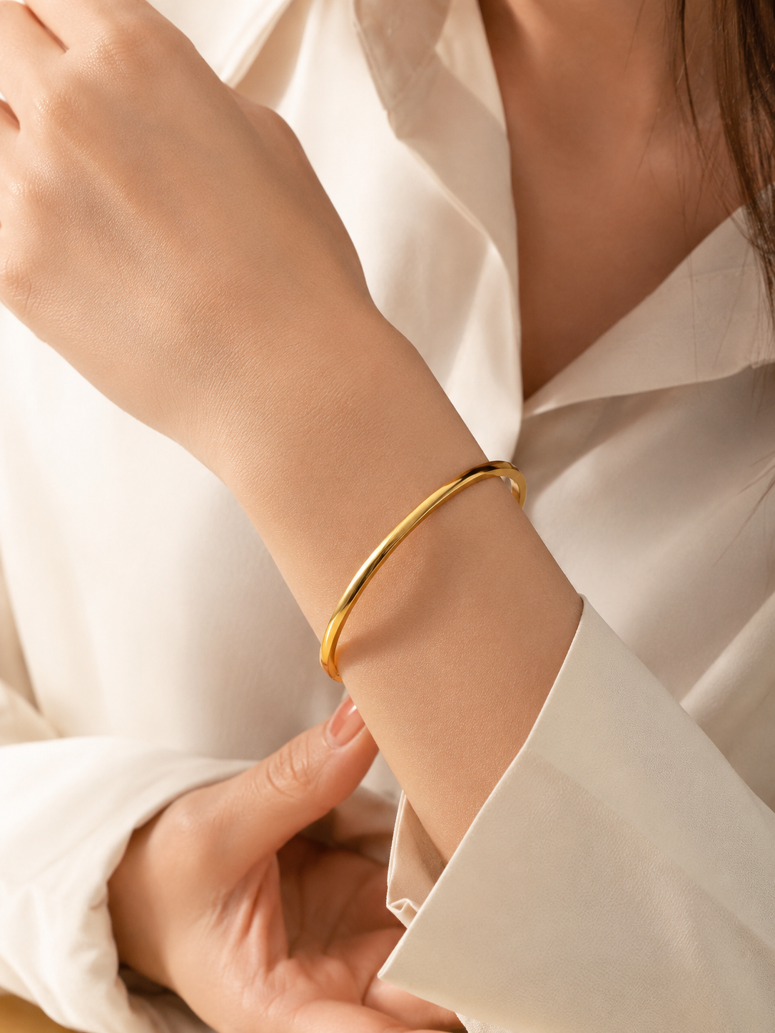 Eterna Oval Bangle