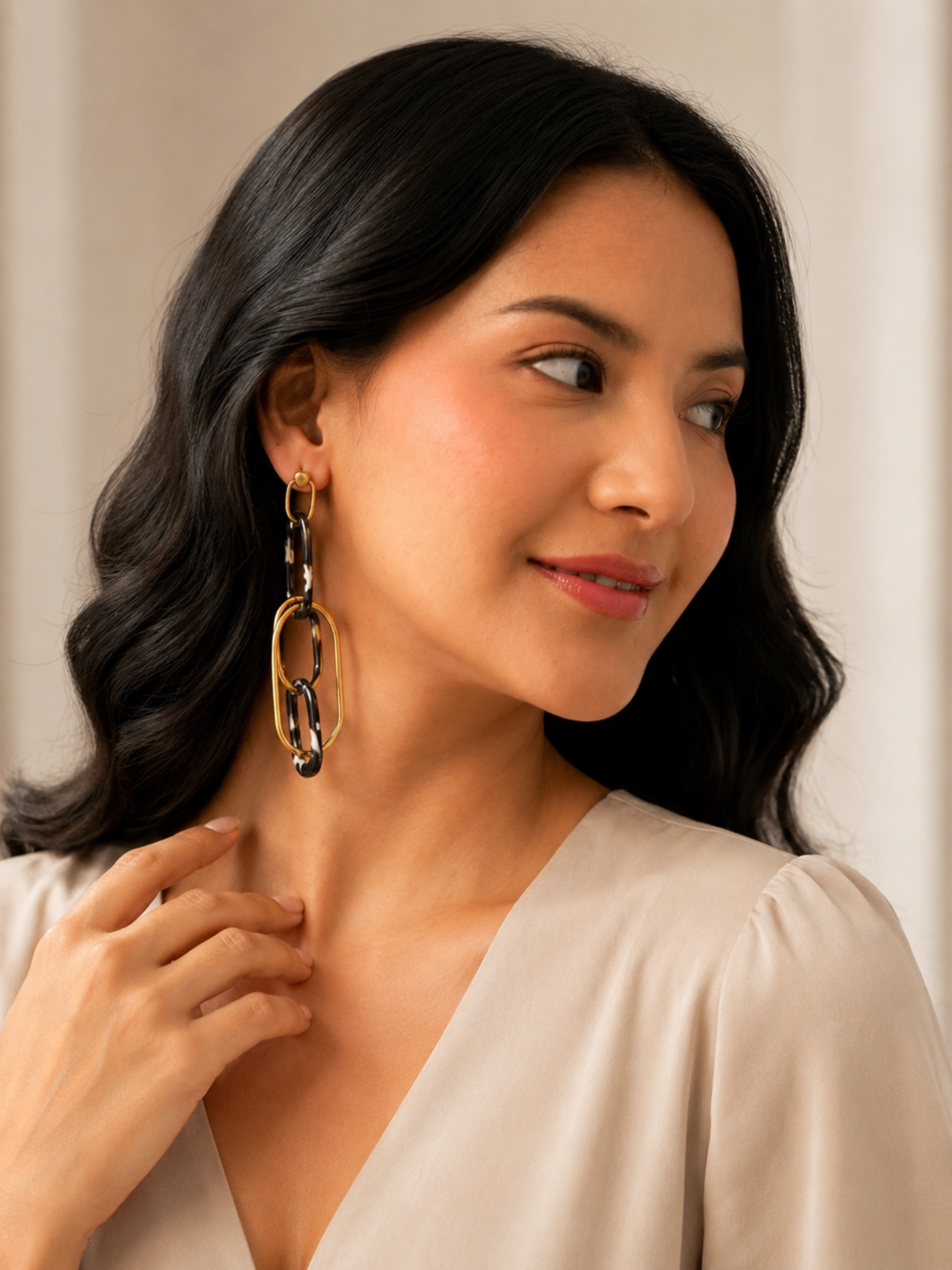 Monochrome Link Earrings