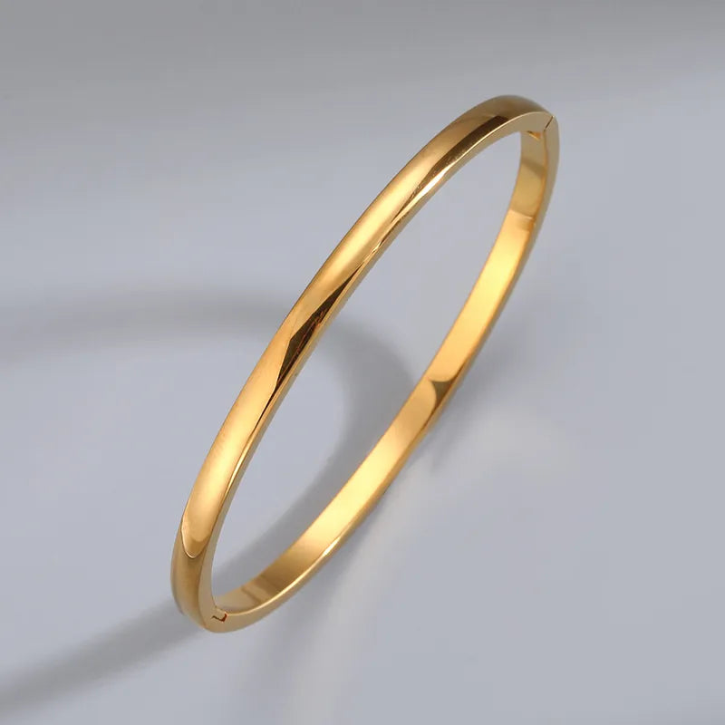 Eterna Oval Bangle