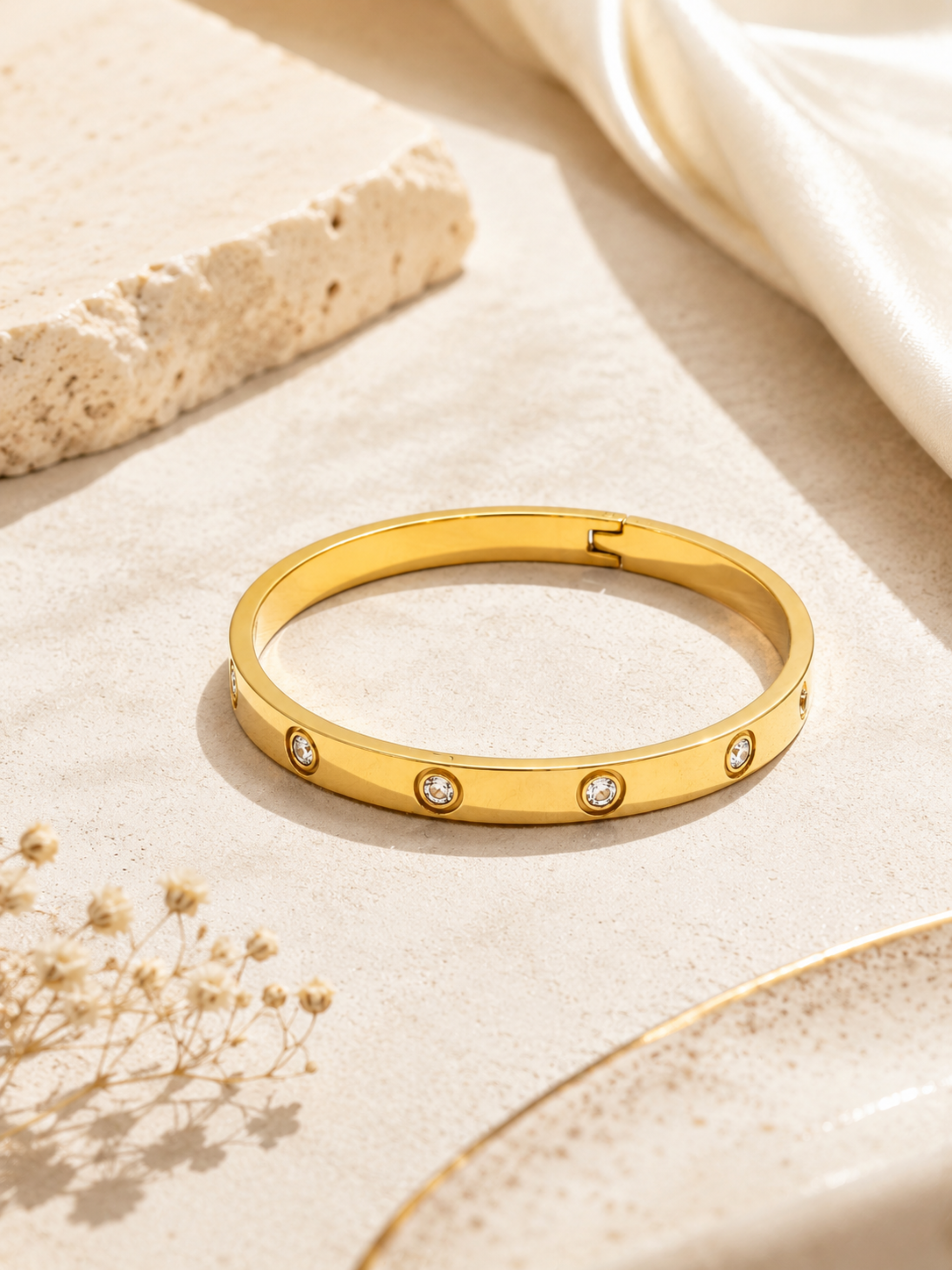 Solitaire Glow Bangle