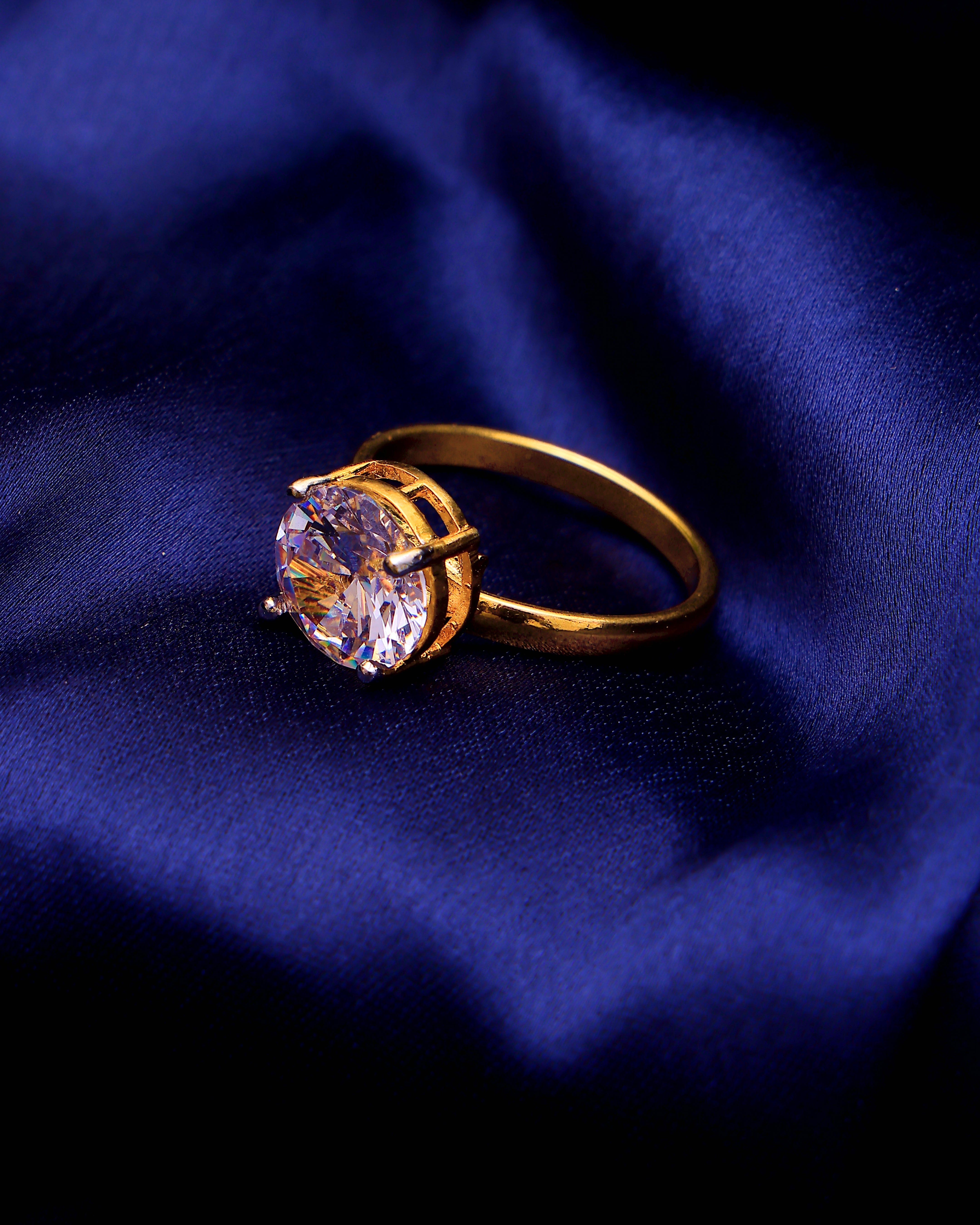 Aurya Moissanite Solitaire