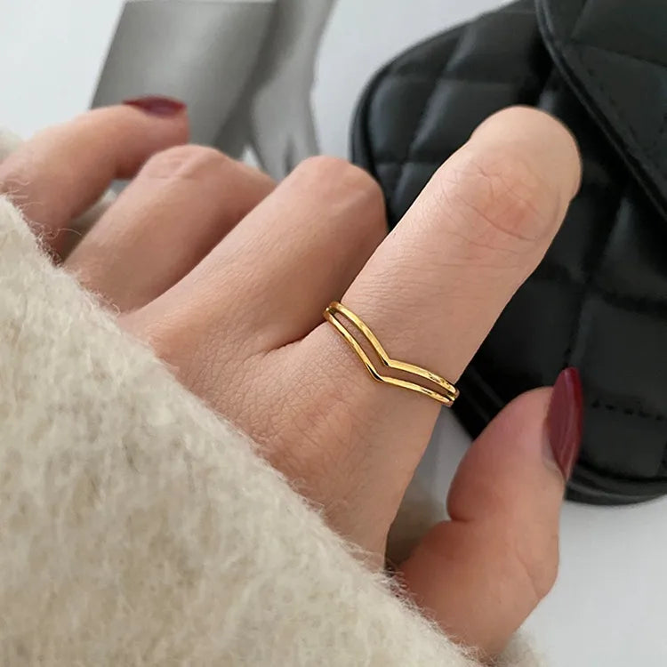 Aura Wave Ring