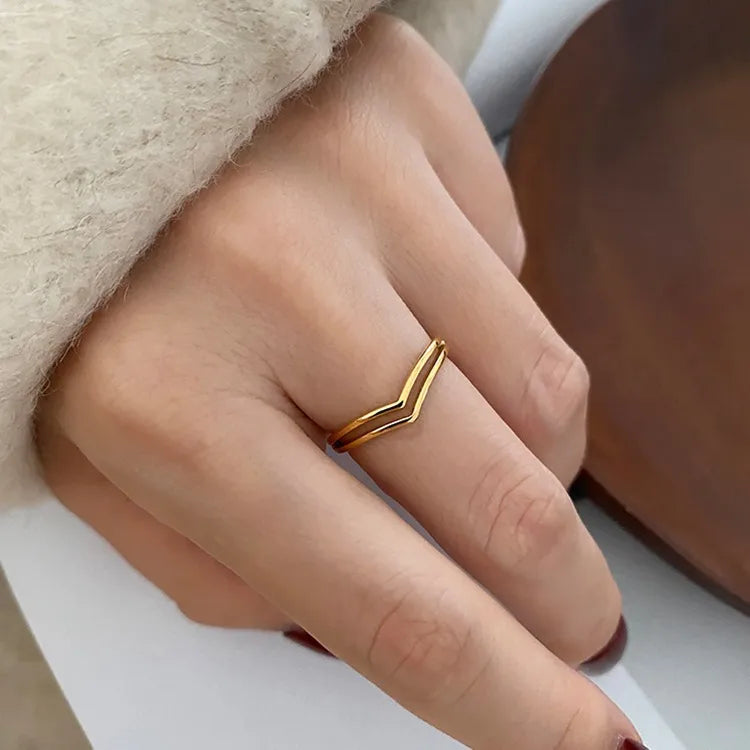 Aura Wave Ring