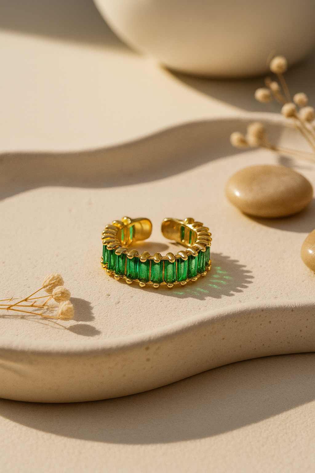 Emerald Baguette Ring - Image 4