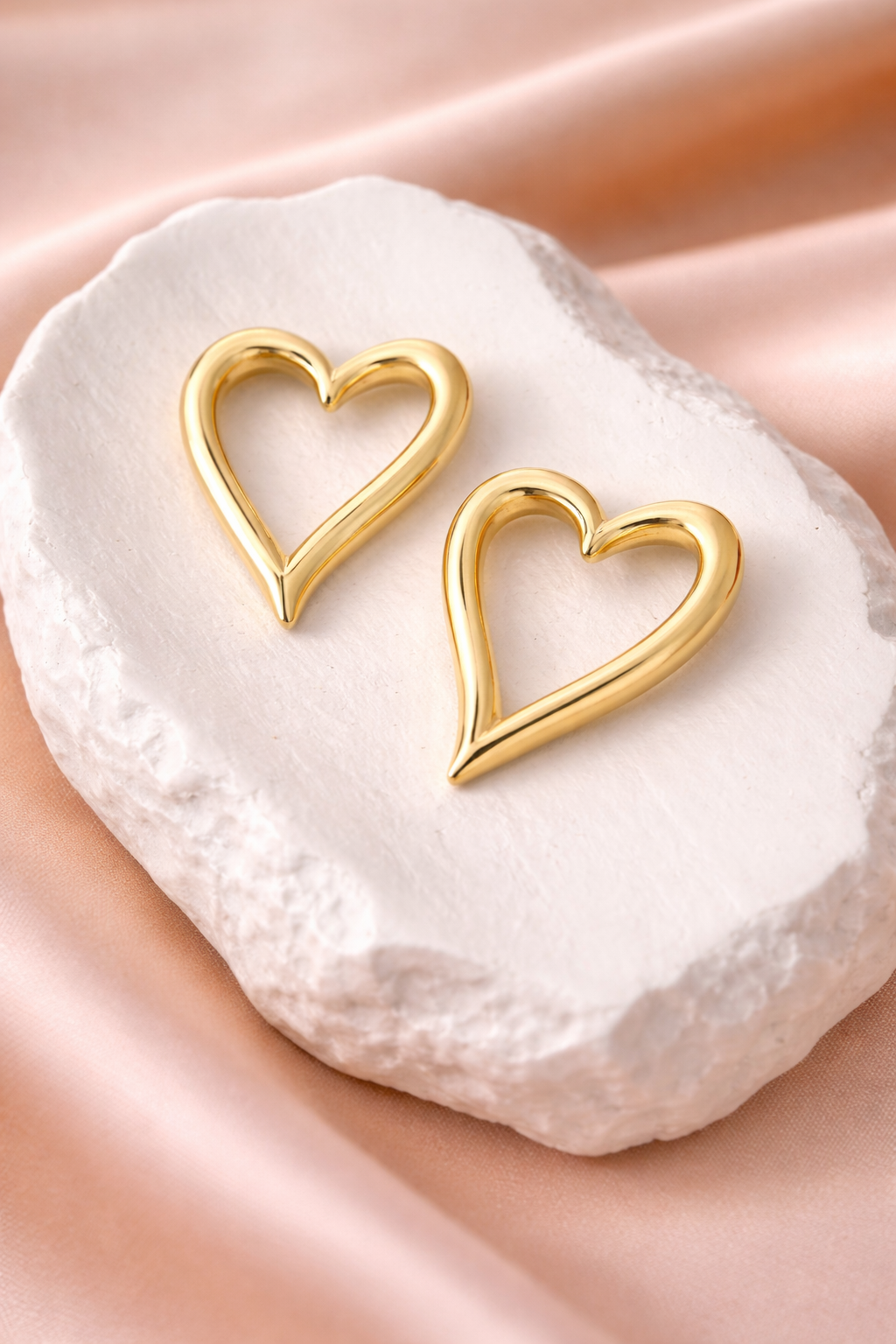 Soft Vow Heart Studs