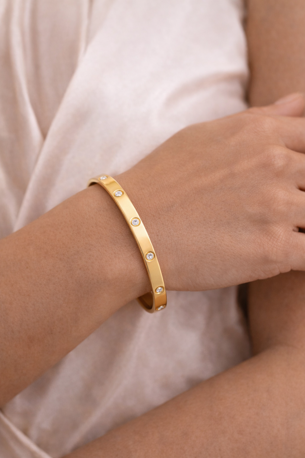 Solitaire Glow Bangle