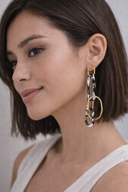 Monochrome Link Earrings