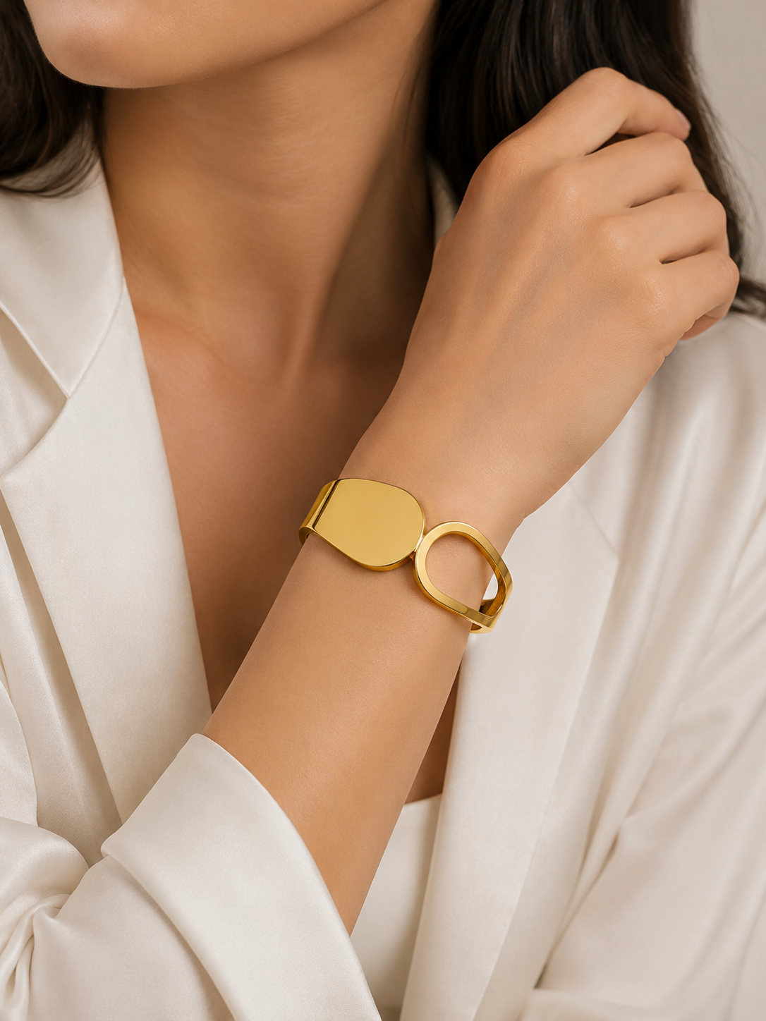 Iconic Love Cuff