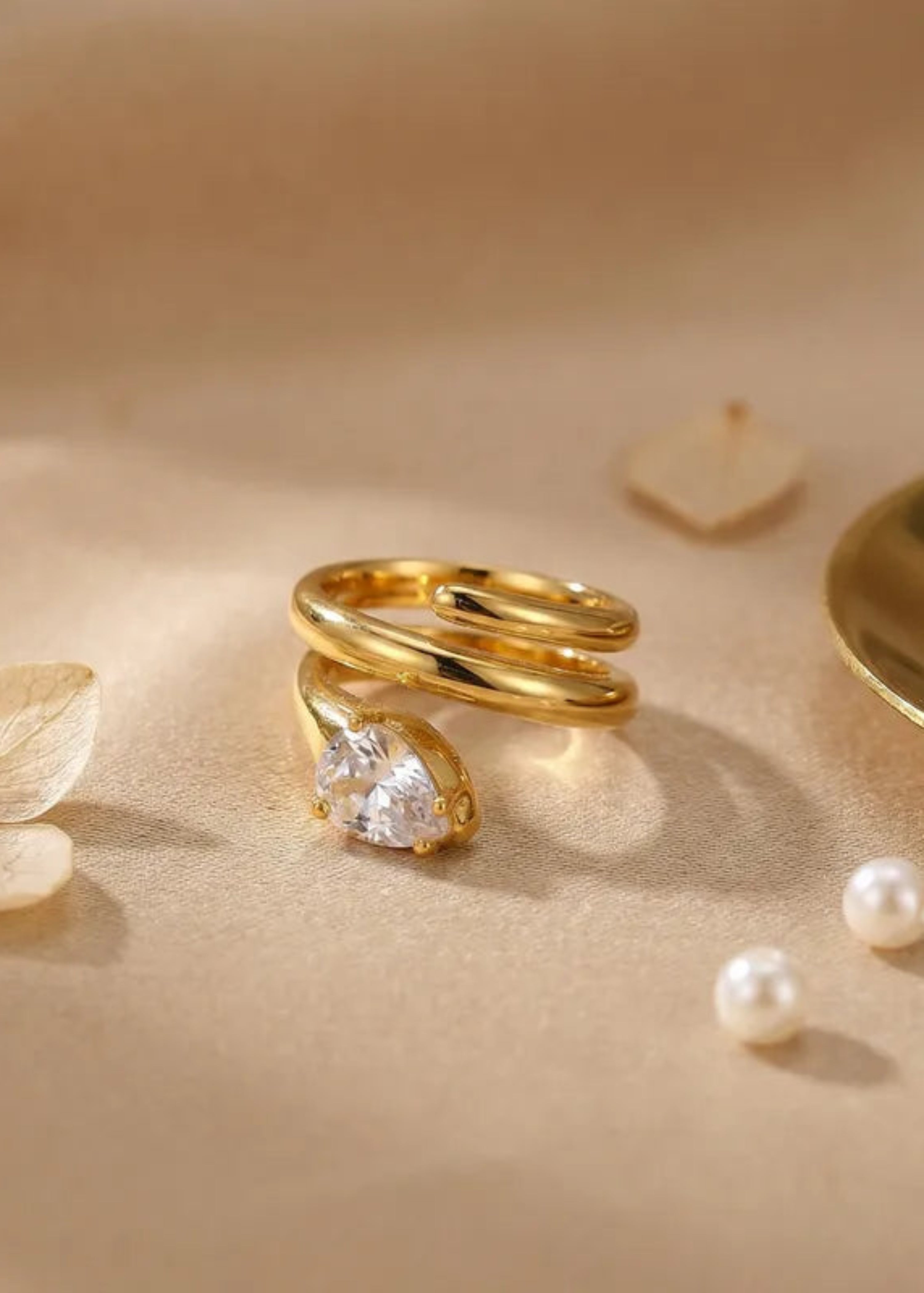 Lumière Solitaire Ring