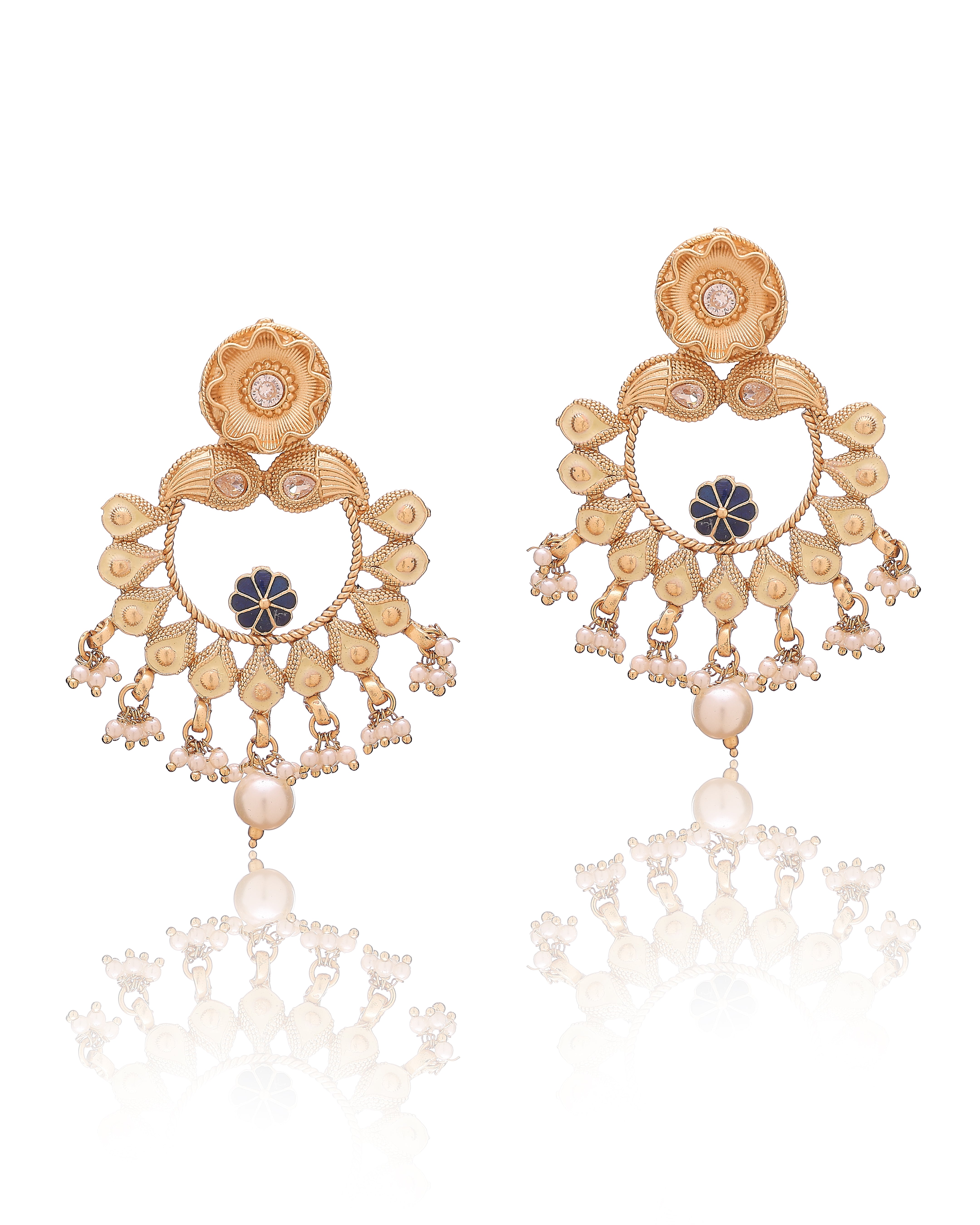 Noor Guldaan Chand Earrings