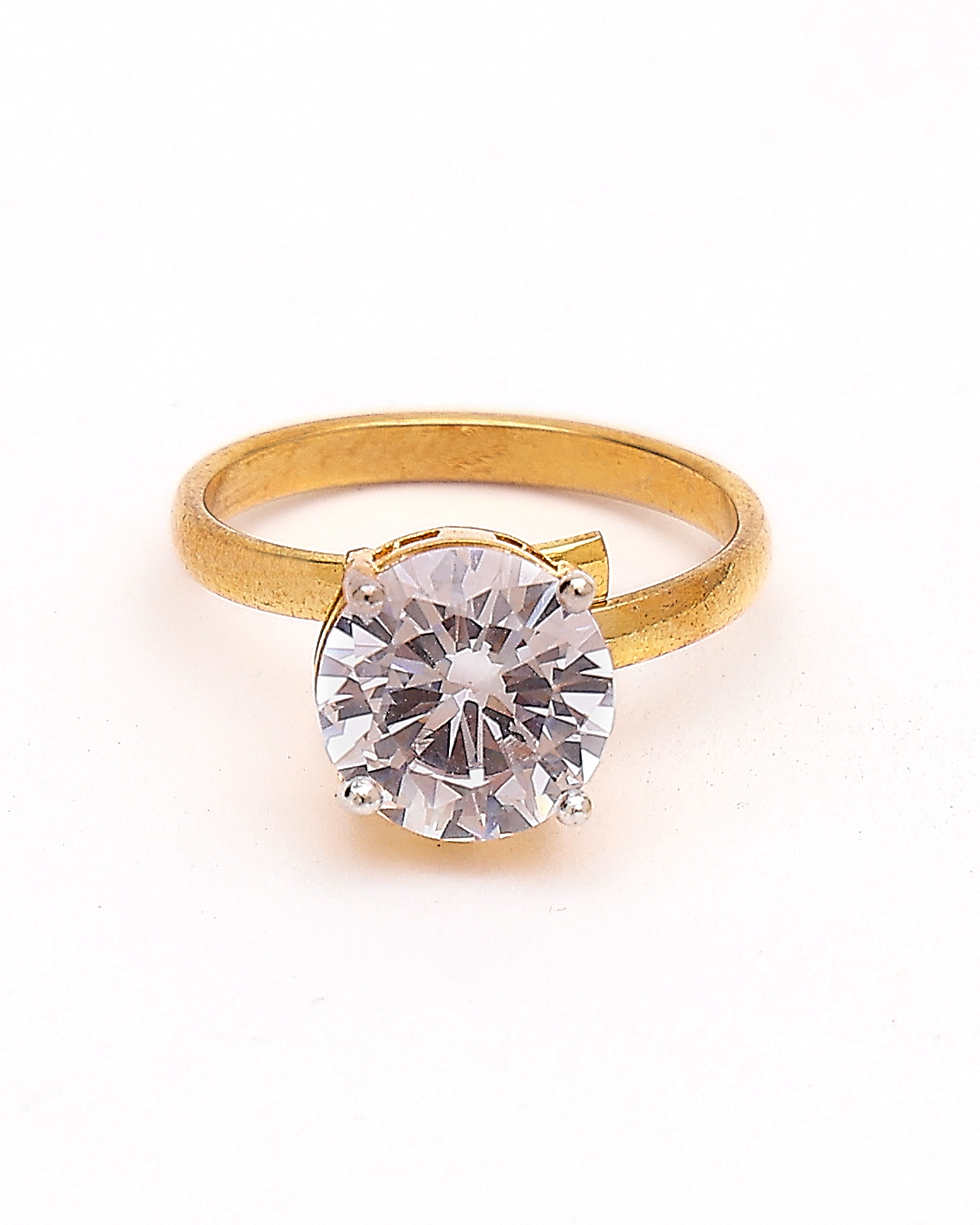 Aurya Moissanite Solitaire