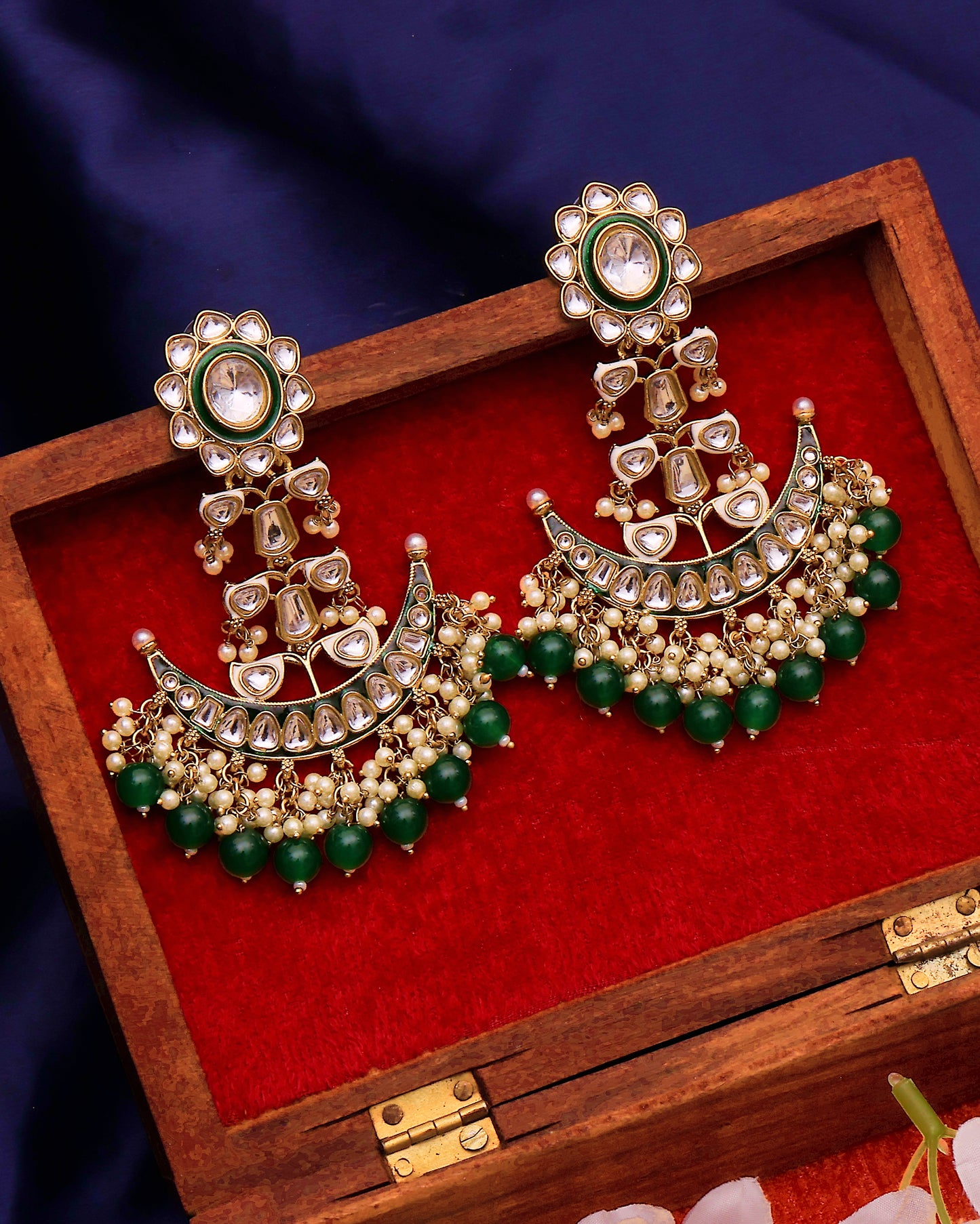 Ameera Emerald Chandbalis