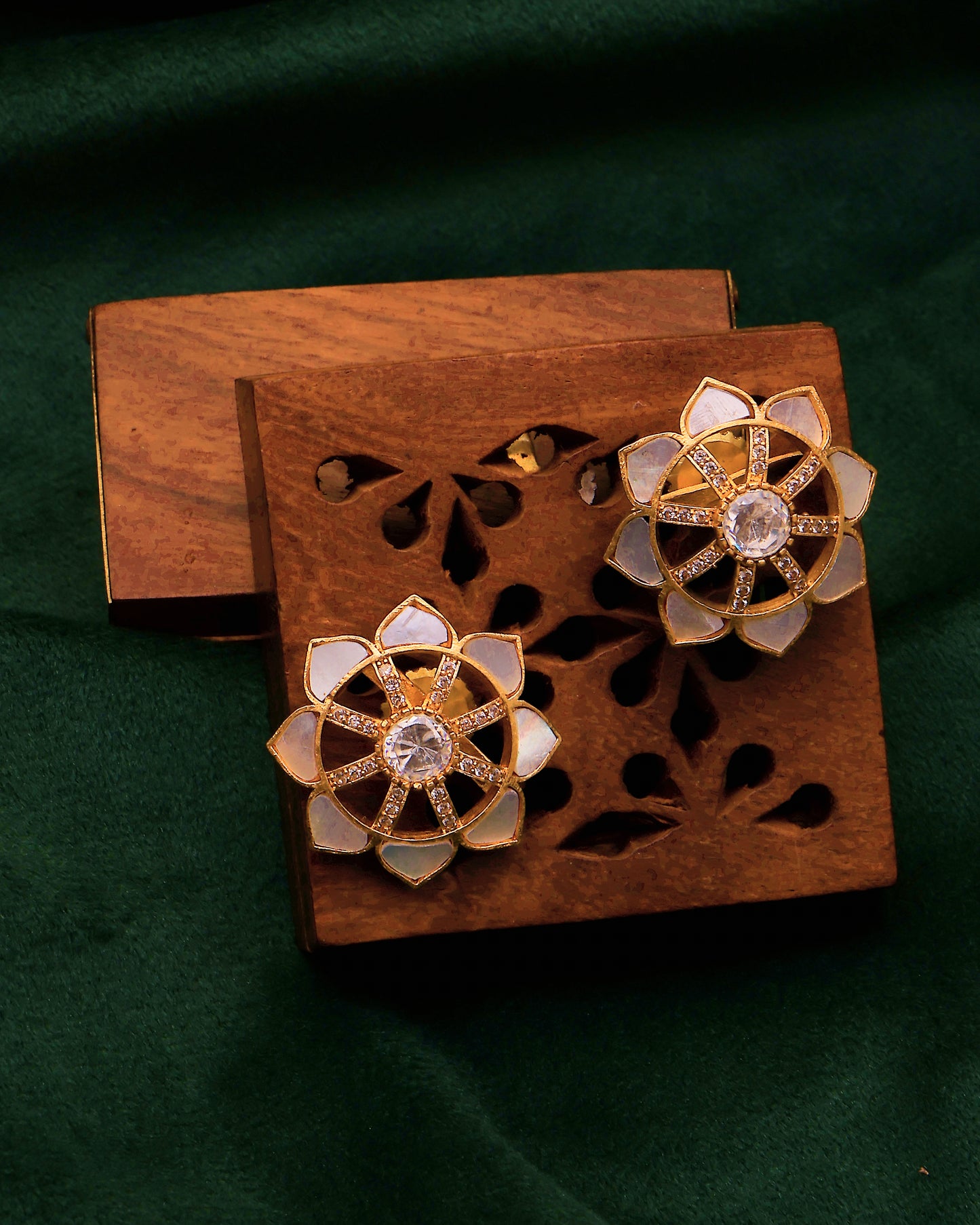 Samira Lotus Glow Studs