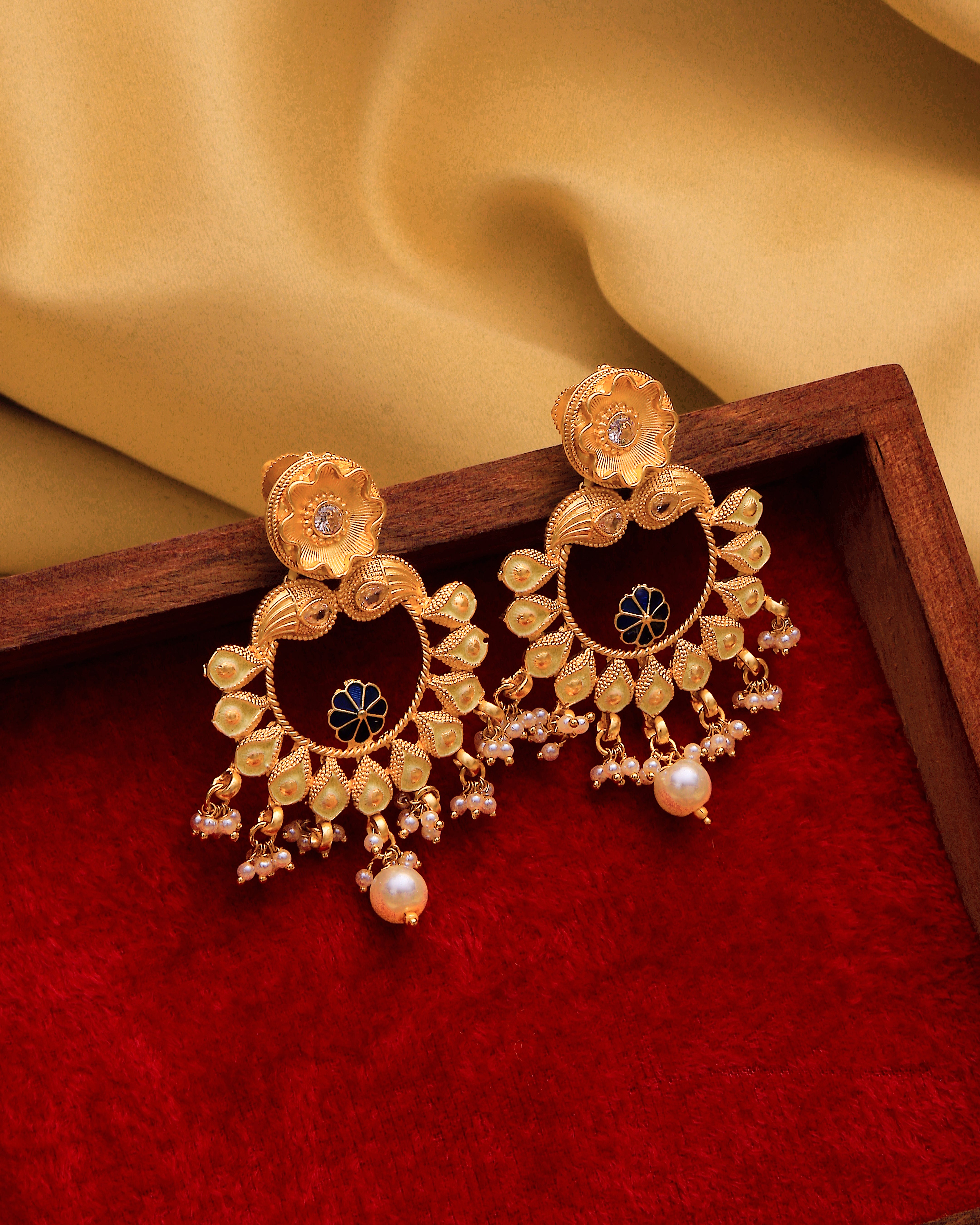 Noor Guldaan Chand Earrings