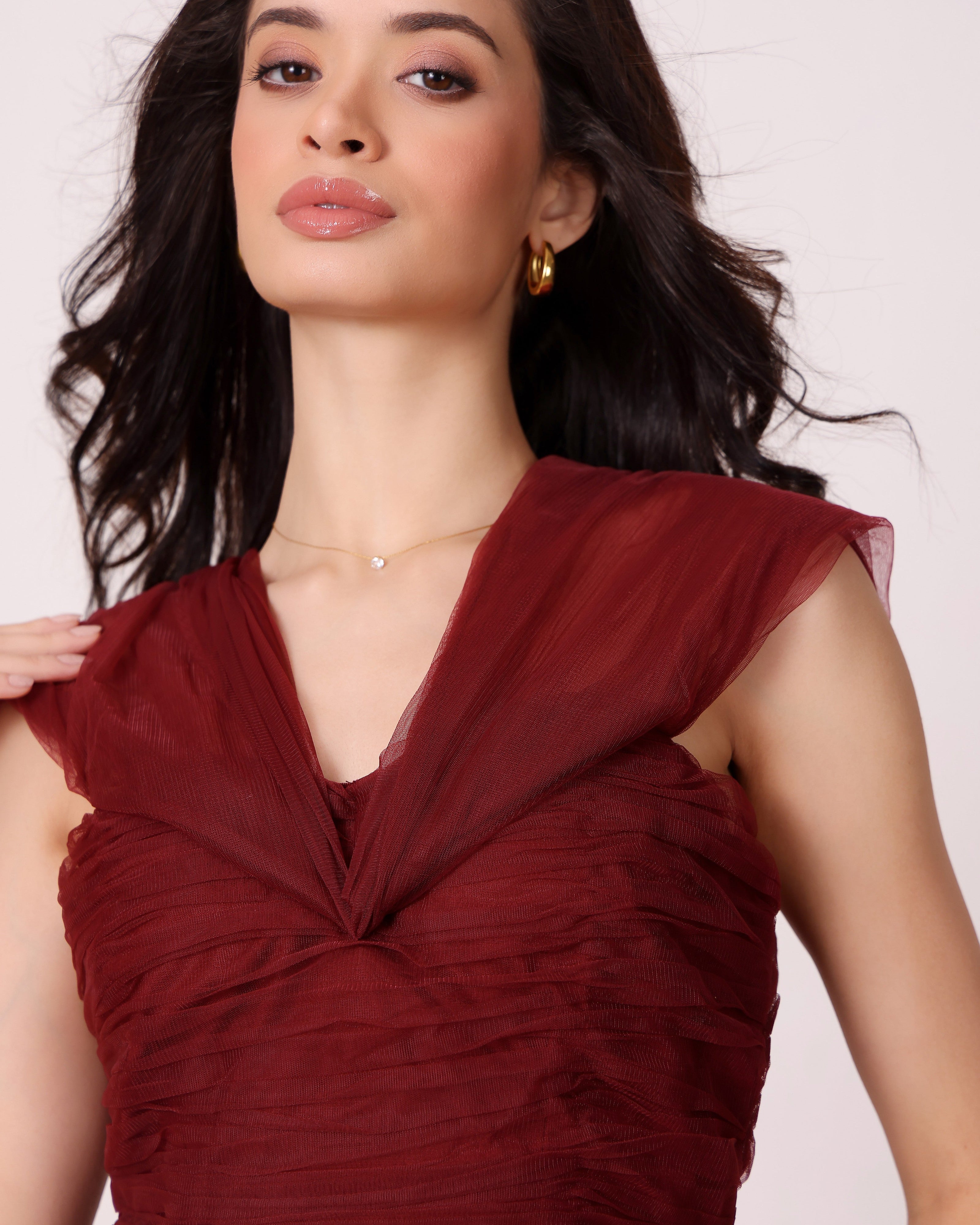 Model wearing Glint Necklace – side profile