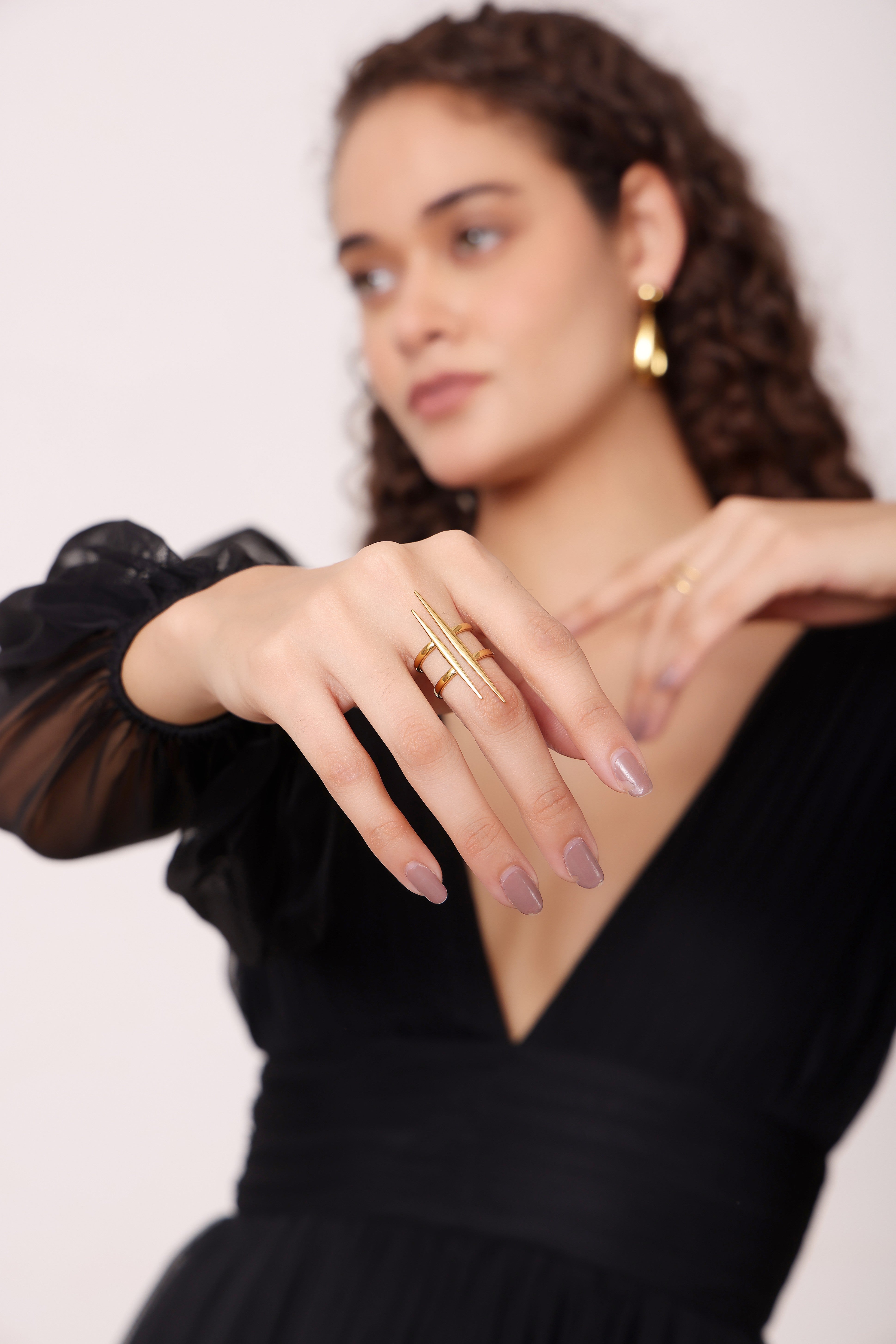 Model wearing Linea Ring – front view