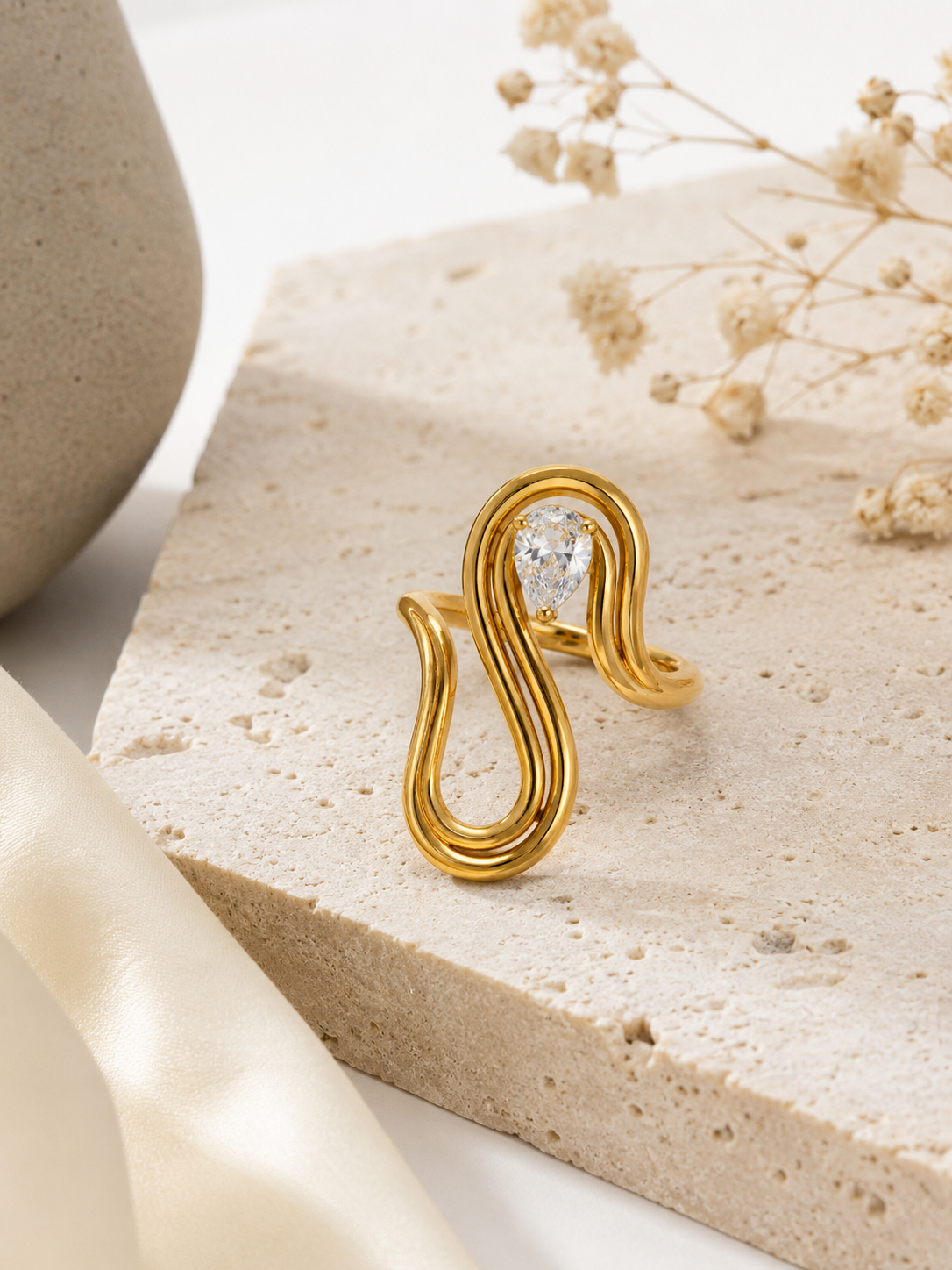 Elara Sculpt Ring